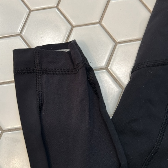 Lululemon run tight - Picture 4 of 5